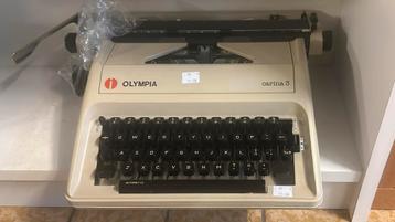 Olympia Typemachine beschikbaar voor biedingen