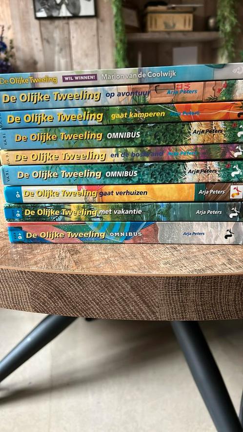 A. Peters - De olijke tweeling op avontuur 11 delen, Boeken, Kinderboeken | Jeugd | 10 tot 12 jaar, Zo goed als nieuw, Ophalen of Verzenden