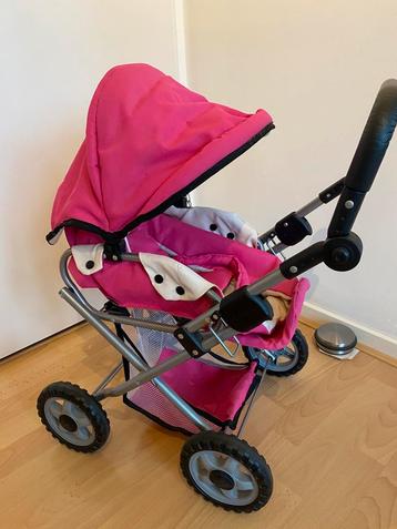 Poppenwagen, poppenbedje, poppenstoeltje beschikbaar voor biedingen