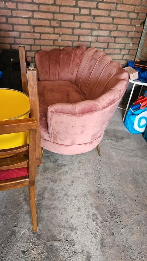 Roze Velvet Bankje met Gouden Poten, Huis en Inrichting, Fauteuils, Ophalen