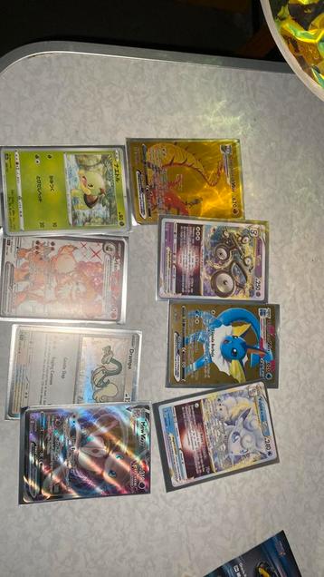 8 Zeldzame Pokémon kaarten bundel – VMAX & Goud beschikbaar voor biedingen