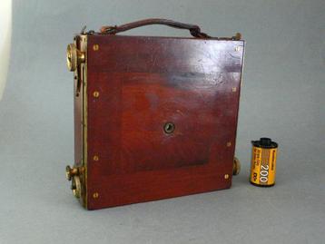 Antieken houten reis camera. THE “AURORA”  beschikbaar voor biedingen