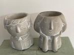 2 x vaas / bloempot man en vrouw. Grijs steen / beton., Huis en Inrichting, Woonaccessoires | Vazen, Ophalen, Steen, Overige kleuren