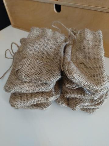 Jute zakjes 8x12cm (12 stuks)  beschikbaar voor biedingen