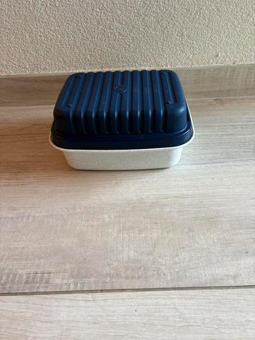 Tupperware kaasdoos beschikbaar voor biedingen