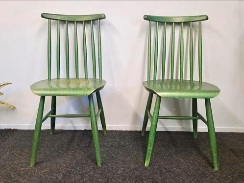 2x Vintage spijlstoelen  jaren 60/70 retro green chairs, Huis en Inrichting, Stoelen, Gebruikt, Twee, Hout, Overige kleuren, Ophalen of Verzenden