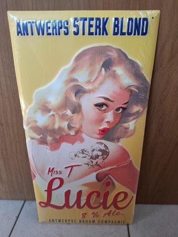 Reclamebord Lucie bier beschikbaar voor biedingen