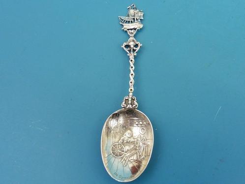 Zilveren geboortelepel "De Spinster"                     Z61, Antiek en Kunst, Antiek | Goud en Zilver, Zilver, Ophalen of Verzenden