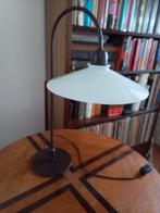 Vintage Retro tafellamp, van oma's zolder, Art Deco., Gebruikt, Ophalen of Verzenden, Art Deco, BAUHAUS., 50 tot 75 cm