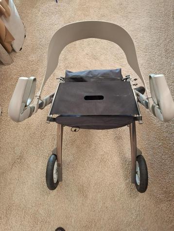 Rollator, carbon, superlicht, opvouwbaar, modern, goudbruin, beschikbaar voor biedingen
