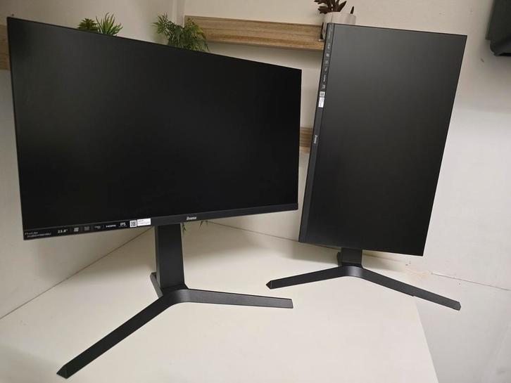 2 x iiyama monitor + dubbele monitor arm incl voedingskabels, Computers en Software, Monitoren, Zo goed als nieuw, 60 Hz of minder