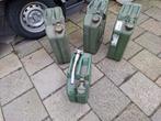 Stalen jerrycans, Ophalen
