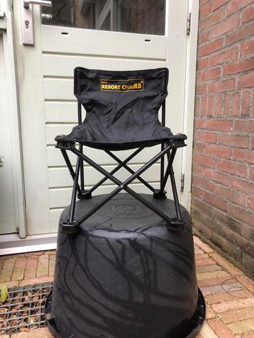 Kampeerstoeltje beschikbaar voor biedingen