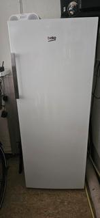 Beko laden vriezer 4 jaar oud, Witgoed en Apparatuur, Zonder vriesvak, 200 liter of meer, Zo goed als nieuw, 160 cm of meer