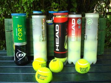 Héél Véél TENNIS & PADEL BALLEN in Kokers  beschikbaar voor biedingen