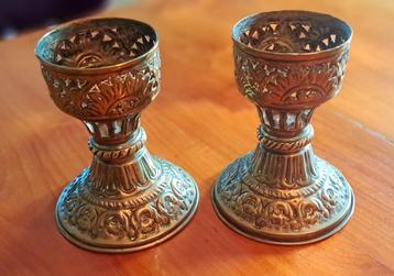 2 koperen kandelaren. mooi bewerkt beschikbaar voor biedingen