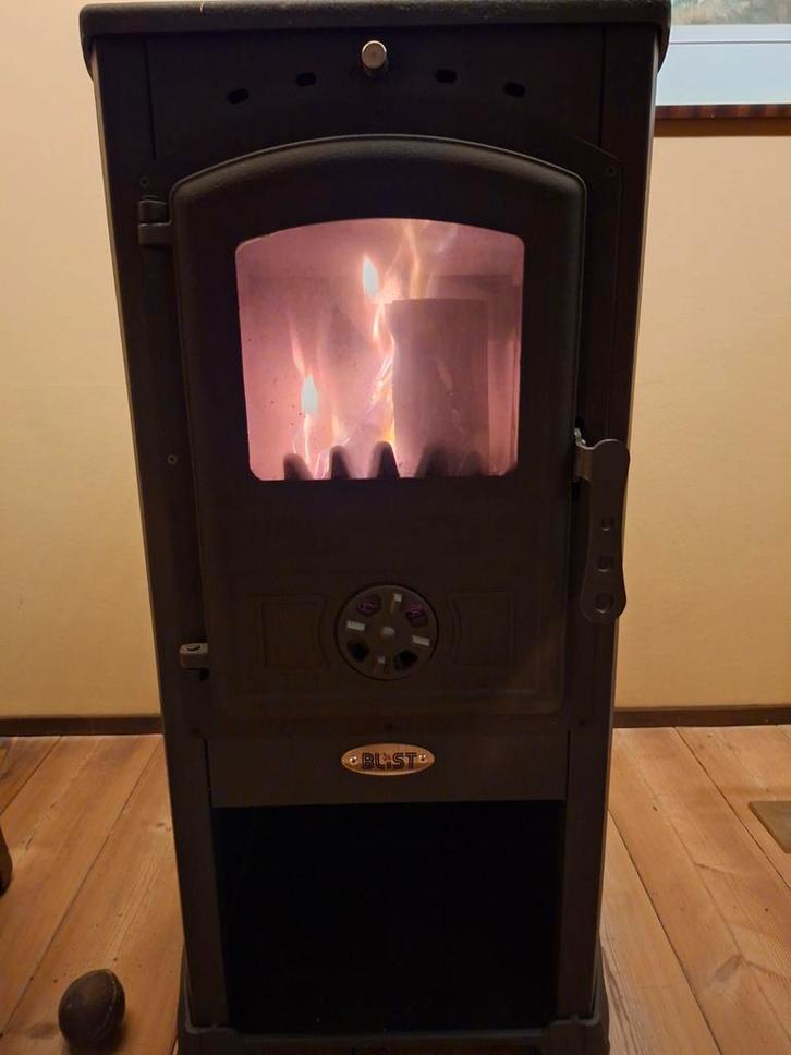 Houtkachel - Fijn & Gezellig - 1 Jaar Oud, Huis en Inrichting, Kachels, Zo goed als nieuw, Vrijstaand, Houtkachel, Hout, Ophalen