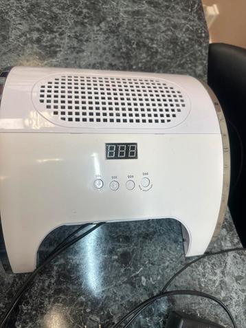 2-in-1 Nagel Afzuigkap & UV LED Lamp beschikbaar voor biedingen