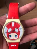 Swatch ‘use your ears’ SUOZ114, Sieraden, Tassen en Uiterlijk, Horloges | Kinderen, Ophalen of Verzenden, Gebruikt, Rood, Jongen of Meisje