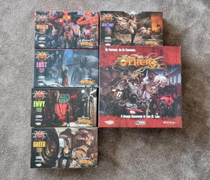 Bordspel The Others met uitbreiding van alle zonden, Hobby en Vrije tijd, Gezelschapsspellen | Bordspellen, Zo goed als nieuw