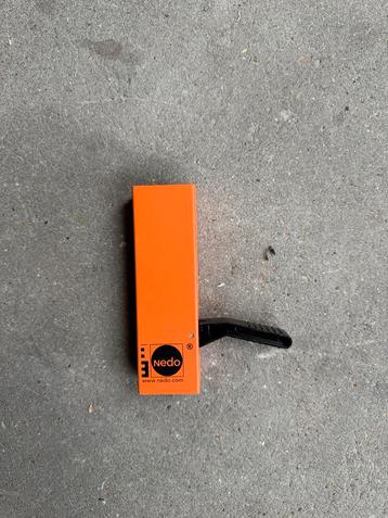 Nedo Nivelleerlat Klem / Houder beschikbaar voor biedingen