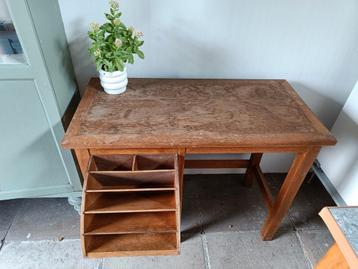 oude secretaris/bureau beschikbaar voor biedingen