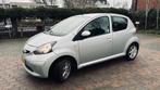 Toyota Aygo 1.0 12V Vvt-i 5DRS 2008 Grijs, Auto's, Voorwielaandrijving, Stof, 4 stoelen, 68 pk