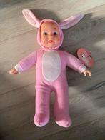 Baby first born met konijnen pak, Kinderen en Baby's, Ophalen of Verzenden, Nieuw, Babypop