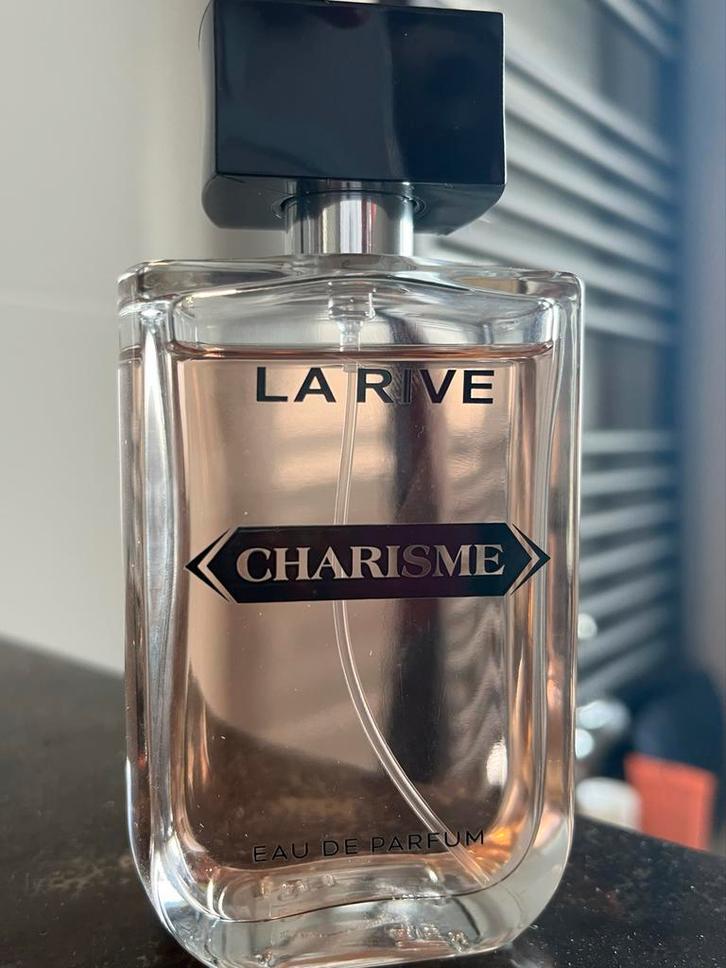 La Rive Charisme, Sieraden, Tassen en Uiterlijk, Uiterlijk | Parfum, Zo goed als nieuw, Ophalen of Verzenden