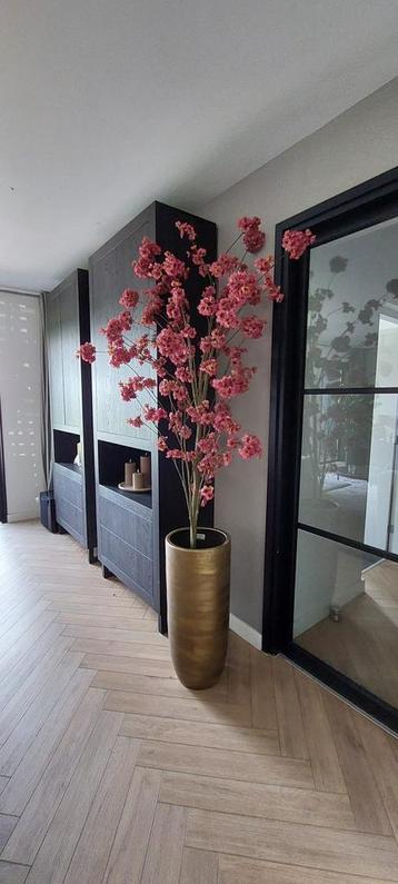 Kunst bloesem boom in pot beschikbaar voor biedingen