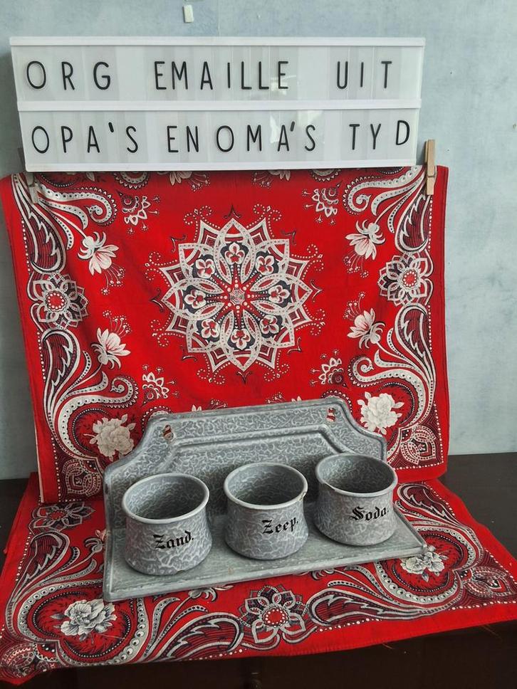 EMAILLE KEUKENGEREI UIT OPA'S EN OMA'S TIJD, Antiek en Kunst, Antiek | Emaille, Ophalen of Verzenden