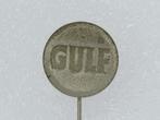 SP1879 Speld. Gulf benzine, Verzamelen, Speldjes, Pins en Buttons, Gebruikt, Ophalen of Verzenden