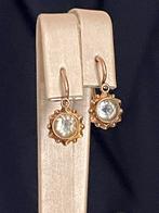 12 karaat gouden oorbellen vintage met witte saffier, Ophalen of Verzenden, Zo goed als nieuw, Wit, Goud
