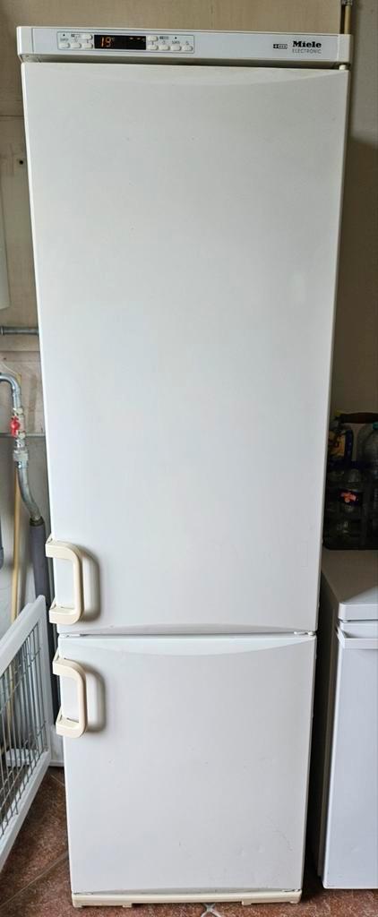 Miele koel- vries combinatie BIJNA GRATIS, Witgoed en Apparatuur, Koelkasten en IJskasten, Gebruikt, Met aparte vriezer, 160 cm of meer