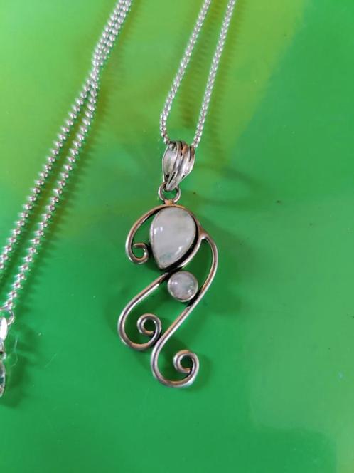 Handgemaakte verzilverde ketting met Maansteen hanger, Sieraden, Tassen en Uiterlijk, Kettingen, Nieuw, Steen of Mineraal, Wit