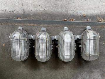 Bullseye metalen armaturen met PL lampen beschikbaar voor biedingen