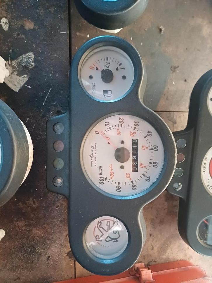 Peugeot Speedfight Kilometertellers - Tellerunits, Fietsen en Brommers, Brommeronderdelen | Scooters, Gebruikt, Peugeot, Overige typen