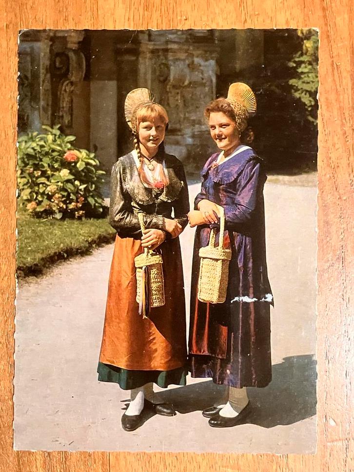 Wachauerinnen - Trachten. Wachau, Oostenrijk. 1972, Verzamelen, Ansichtkaarten | Buitenland, Gelopen, Oostenrijk, 1960 tot 1980