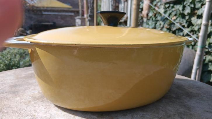 FE BELGIUM DESCOWARE mosterd gele gietijzer ovale pan (G254), Huis en Inrichting, Keuken | Potten en Pannen, Gebruikt, Koekenpan of Braadpan