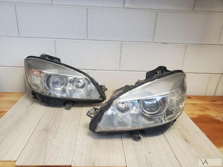 Mercedes C klasse W204 2007 - 2011 xenon koplamp links €300, Auto-onderdelen, Verlichting, Mercedes-Benz, Gebruikt, Ophalen of Verzenden