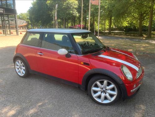 Mini 1.6 16V Cooper 2004 Rood, Auto's, Mini, Particulier, Benzine, D, Hatchback, Handgeschakeld, Origineel Nederlands, Rood, Voorwielaandrijving