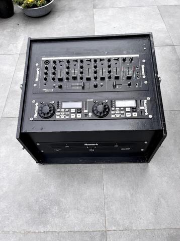 Numark CM200 mixer + CDN35 CD-speler in flightcase beschikbaar voor biedingen