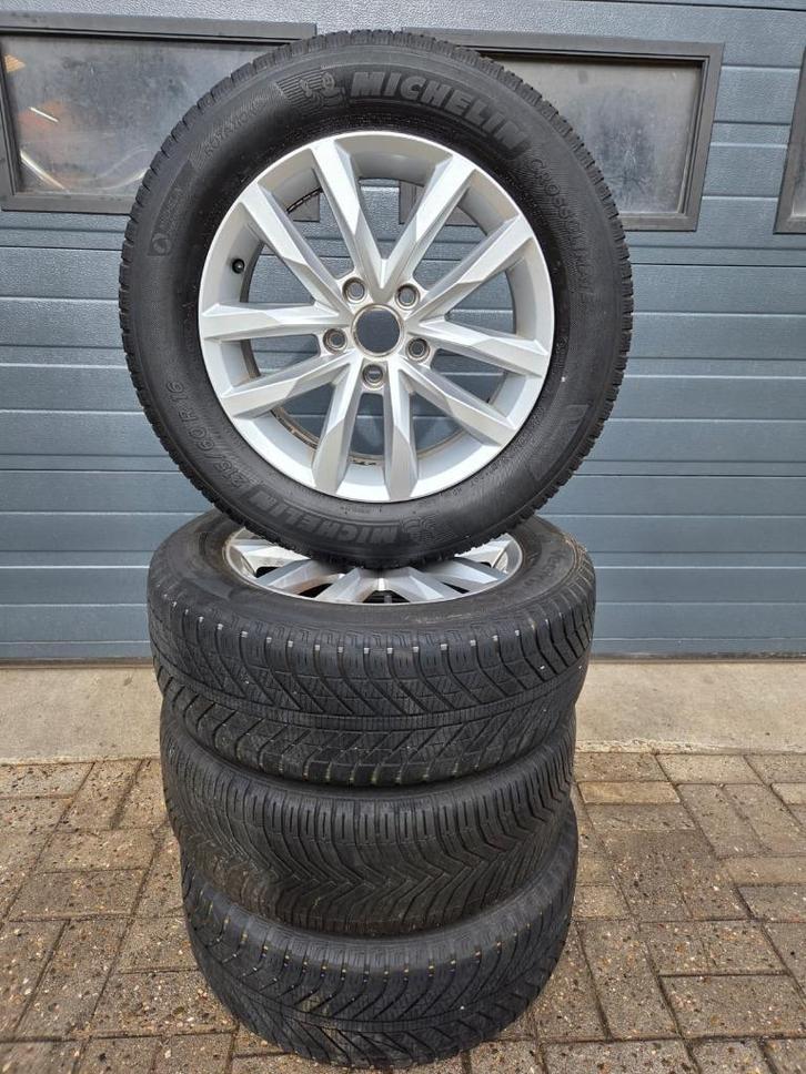 16 inch velgen met 4 seizoen banden passat b8, Auto-onderdelen, Banden en Velgen, Banden en Velgen, All Season, 16 inch, 205 mm