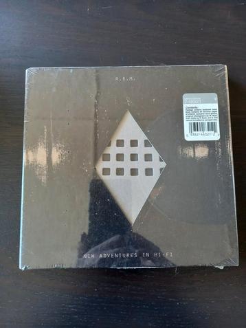 R.E.M. - New adventures in hi-fi limited edition boek met cd beschikbaar voor biedingen