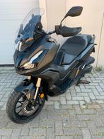 Prachtige Honda ADV 350 ( 1780 km ! ) 2024 Sportuitlaat, Bedrijf