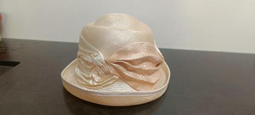 creme kleurige hoed, Kleding | Dames, Hoeden en Petten, Gedragen, Hoed, 58 cm (L, 7¼ inch) of meer, Ophalen of Verzenden