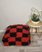 Vintage berber poef , marokkaanse poef, Ophalen of Verzenden, Zo goed als nieuw, 50 tot 75 cm, 50 tot 75 cm