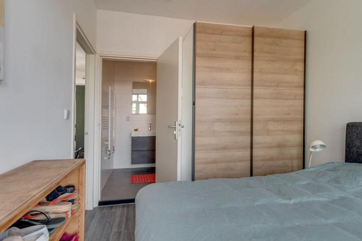 Kledingkast eiken look schuifdeuren met spiegel, Huis en Inrichting, Kasten | Kledingkasten, Zo goed als nieuw, 200 cm of meer