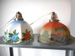 Set van 2 originele jaren 30/40 hanglampen (melk)glas kapjes, Gebruikt, Jaren 30, Ophalen of Verzenden, Glas