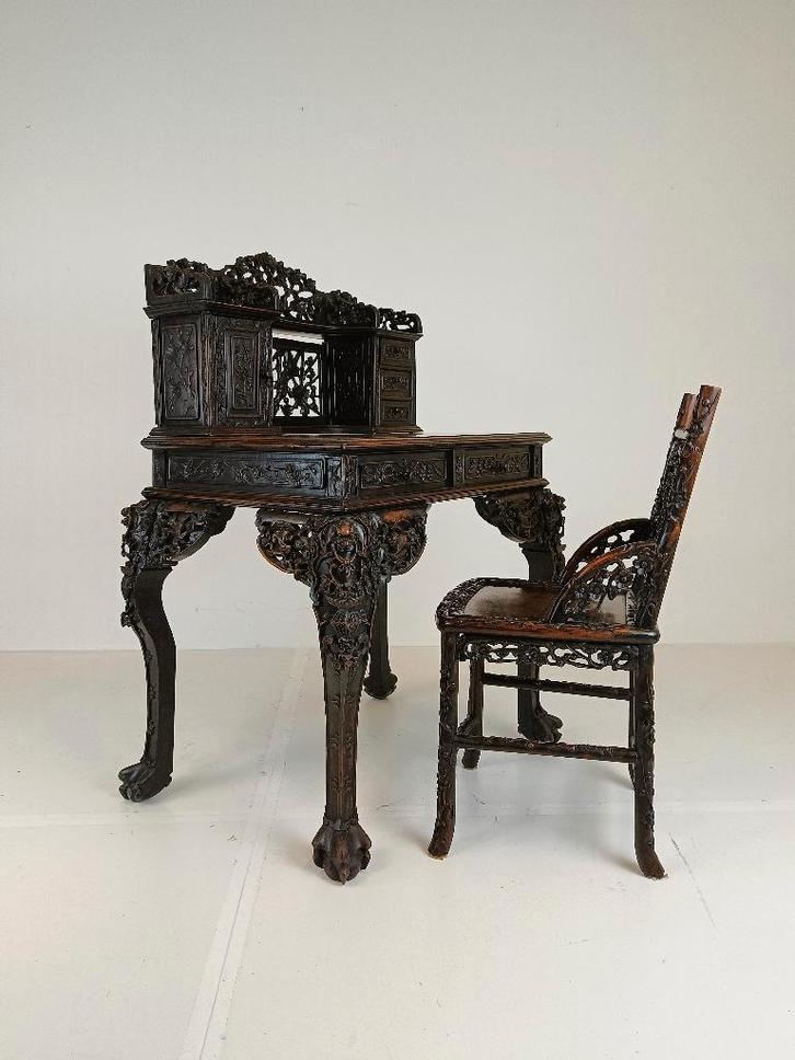 Antieke Chinese Stoel van Padouk Hout – Prachtig Vervaardigd, Antiek en Kunst, Antiek | Meubels | Stoelen en Banken, Ophalen